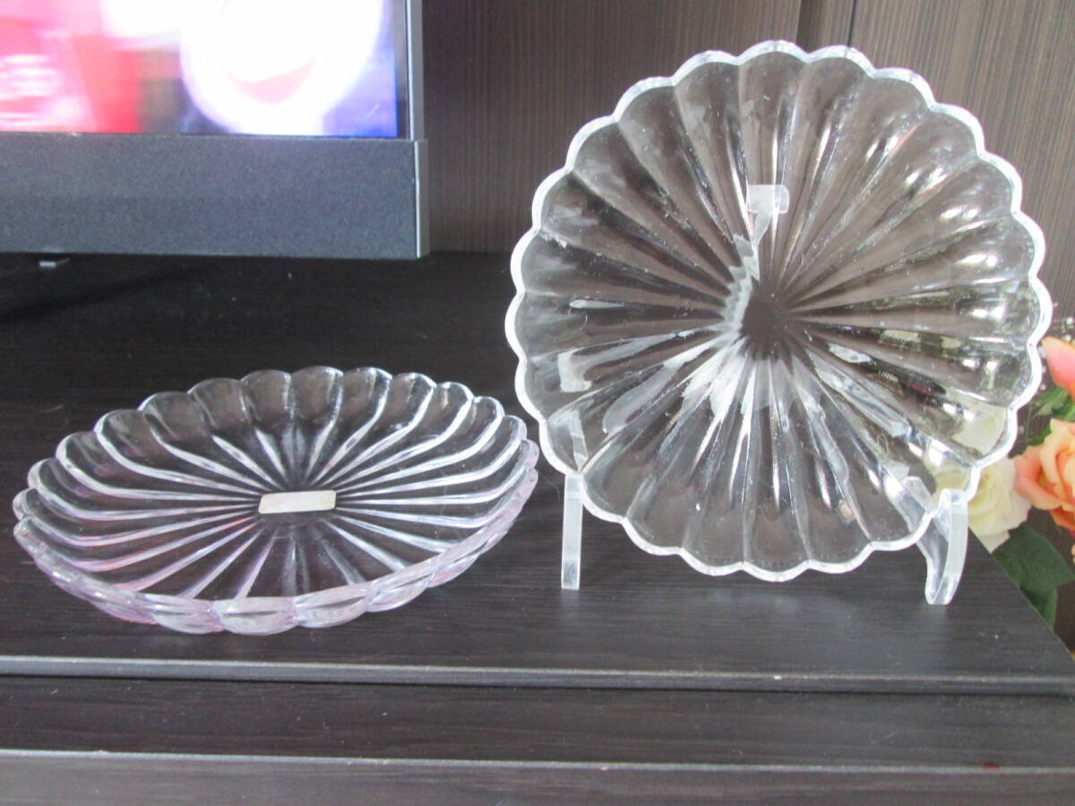 ☆お料理屋さんの器 輪花形の硝子皿 大小 2枚 ガラス皿/懐石/割烹./日本料理拍卖