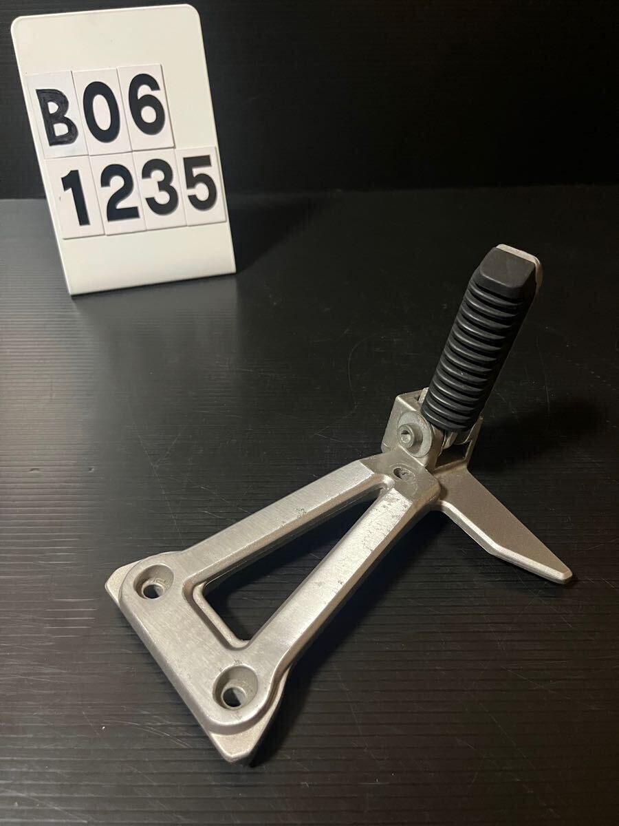 スズキ バンディット400 右ステッププレート タンデムステップ GK75A【B061235】拍卖