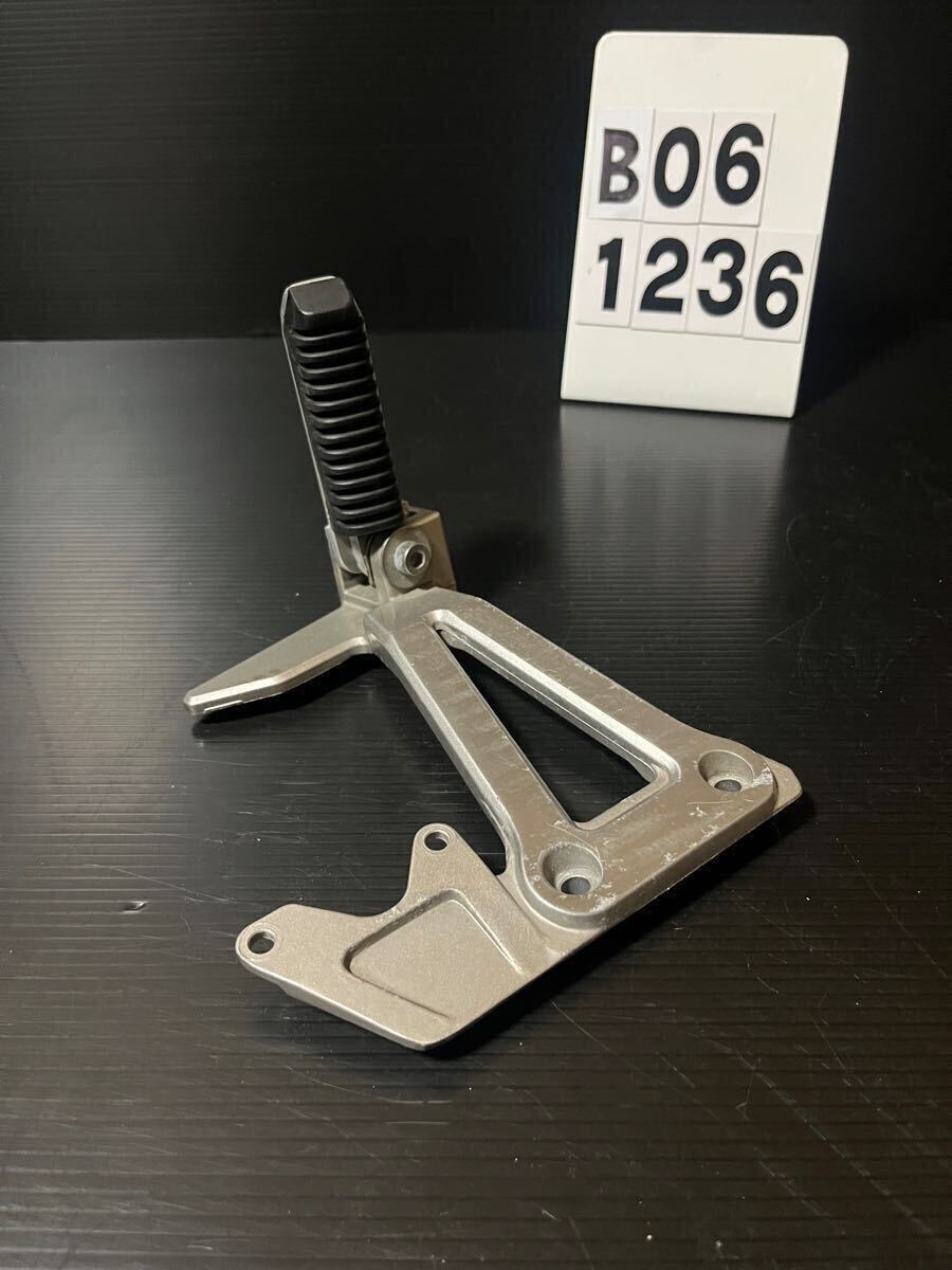 スズキ バンディット400 左ステッププレート タンデムステップ GK75A【B061236】拍卖