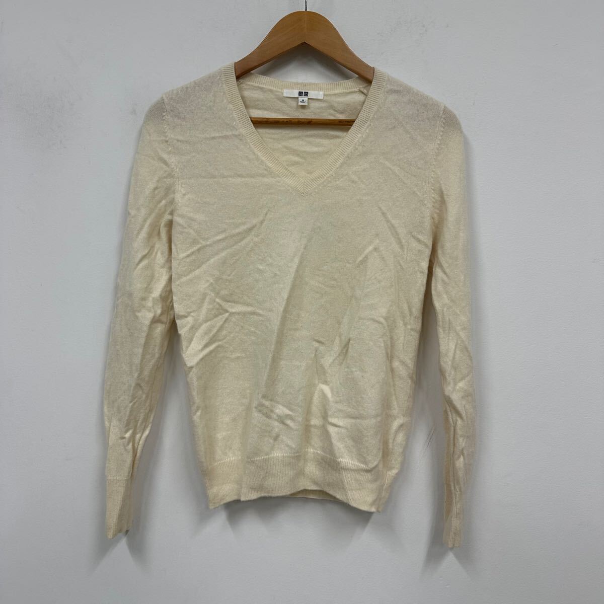 UNIQLO ユニクロ カシミヤセーター 白系 サイズM レディース Vネック カシミヤ セーター ニット トップス a602拍卖