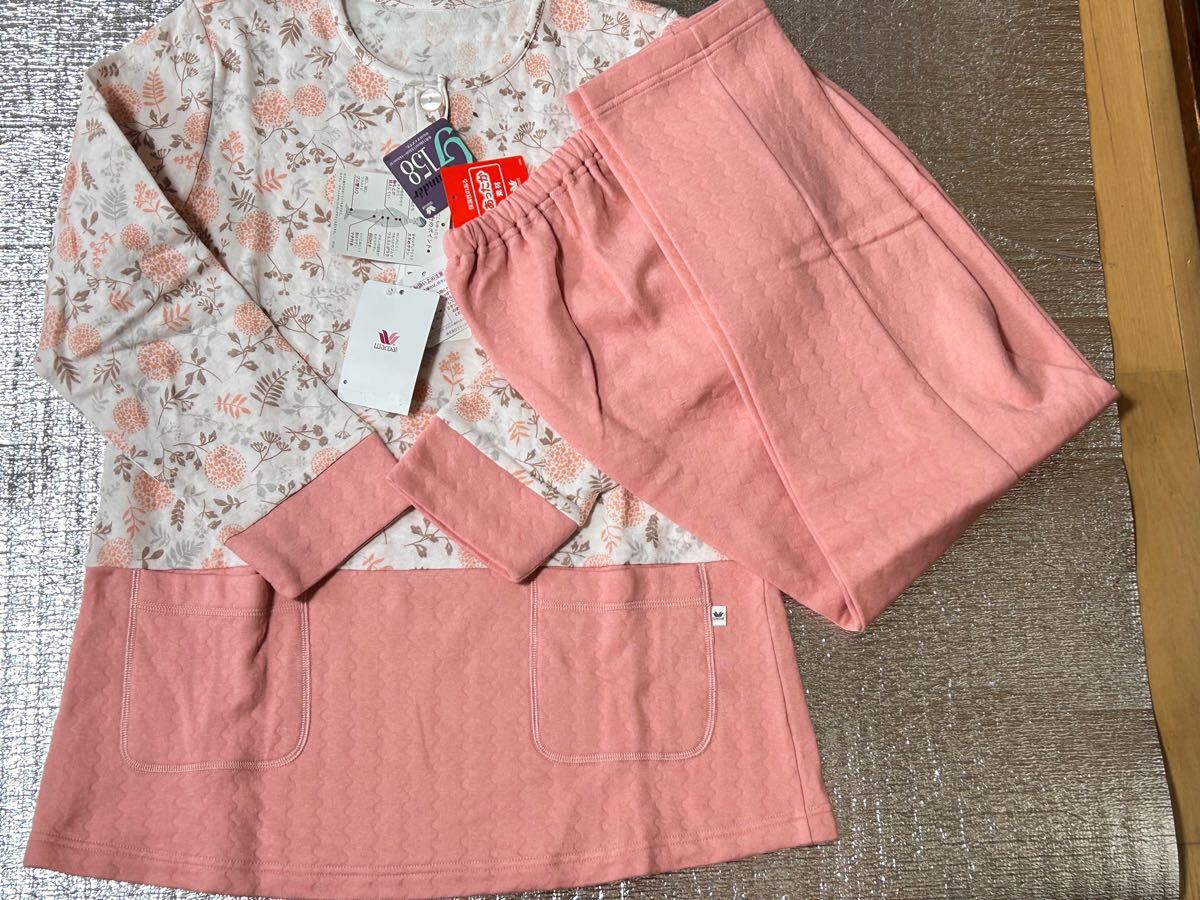 新品未使用タグ付き!ナイトウェアワコール Wacoal 暖かい長袖 長ズボン 女性用キルティングパジャマ、L、定価18,000円程度拍卖