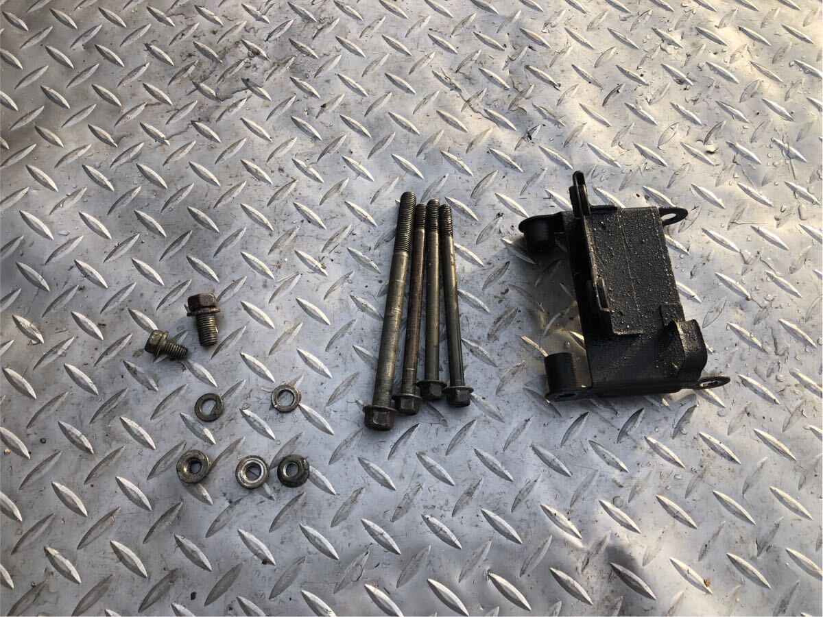 57101■ ヤマハ YB-1 UA05J (01番台〜) エンジン ハンガー拍卖