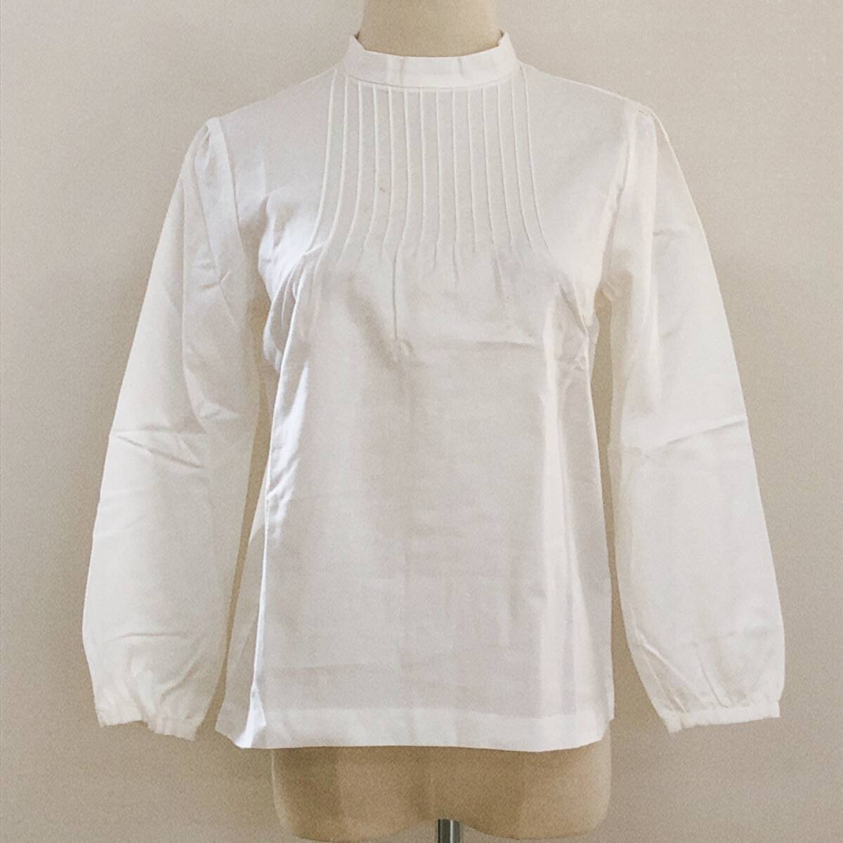 Y1464 NICE CLAUP Co.LTD レディース トップス シャツ 長袖 薄手 予備ボタン付 4つ穴ボタン 綿100% シンプル フェミニン おしゃれ 春秋 拍卖