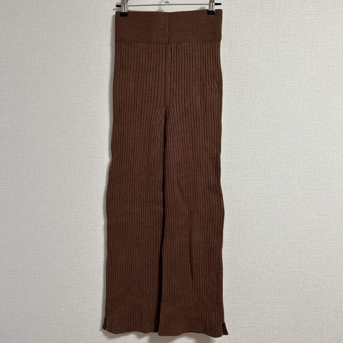 Mila Owen ミラオーウェンブラウン リブ編み フレアパンツ ハイウエスト ニットパンツ リブニット拍卖