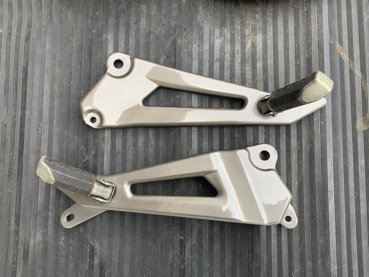 YBR125 左右ステップ 塗装済み 売り切り処分 ※入札制限あり拍卖