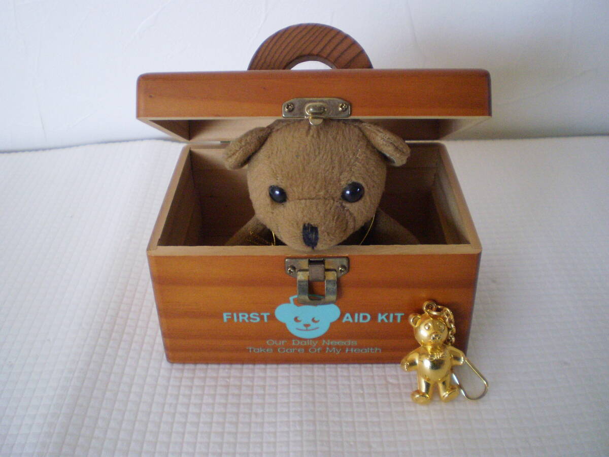 【中古】 くまのぬいぐるみ クスリ箱 クマのキーホルダー 3点 (送料込み) 拍卖