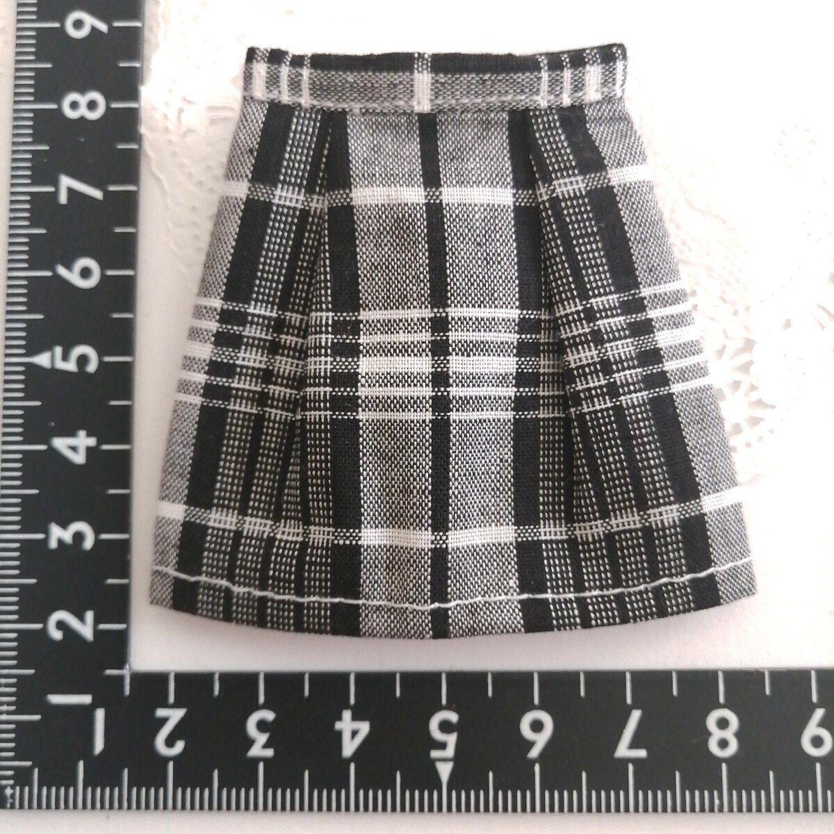 tia*ドール用 ミニスカート 黒 タイトスカート チェック momoko バービー ジェニー ピュアニーモ リカちゃん ブライス 1/6ドール拍卖