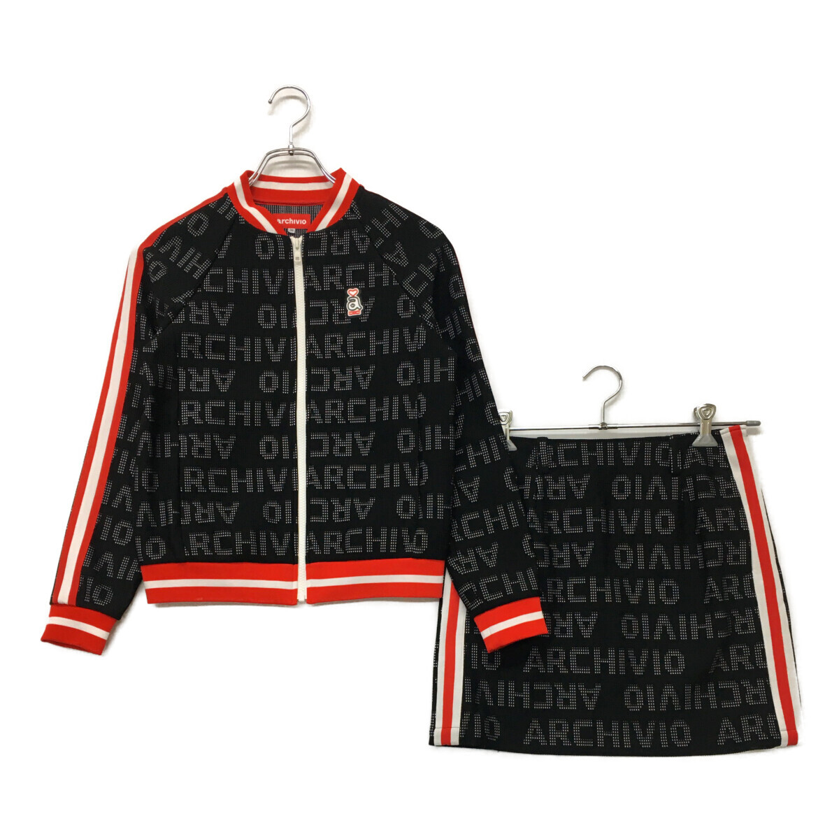 coco 中古【SALE】アルチビオ archivio レディース セットアップ 36(S) 黒×赤×白 ブルゾン×スカート ロゴ総柄 103344拍卖