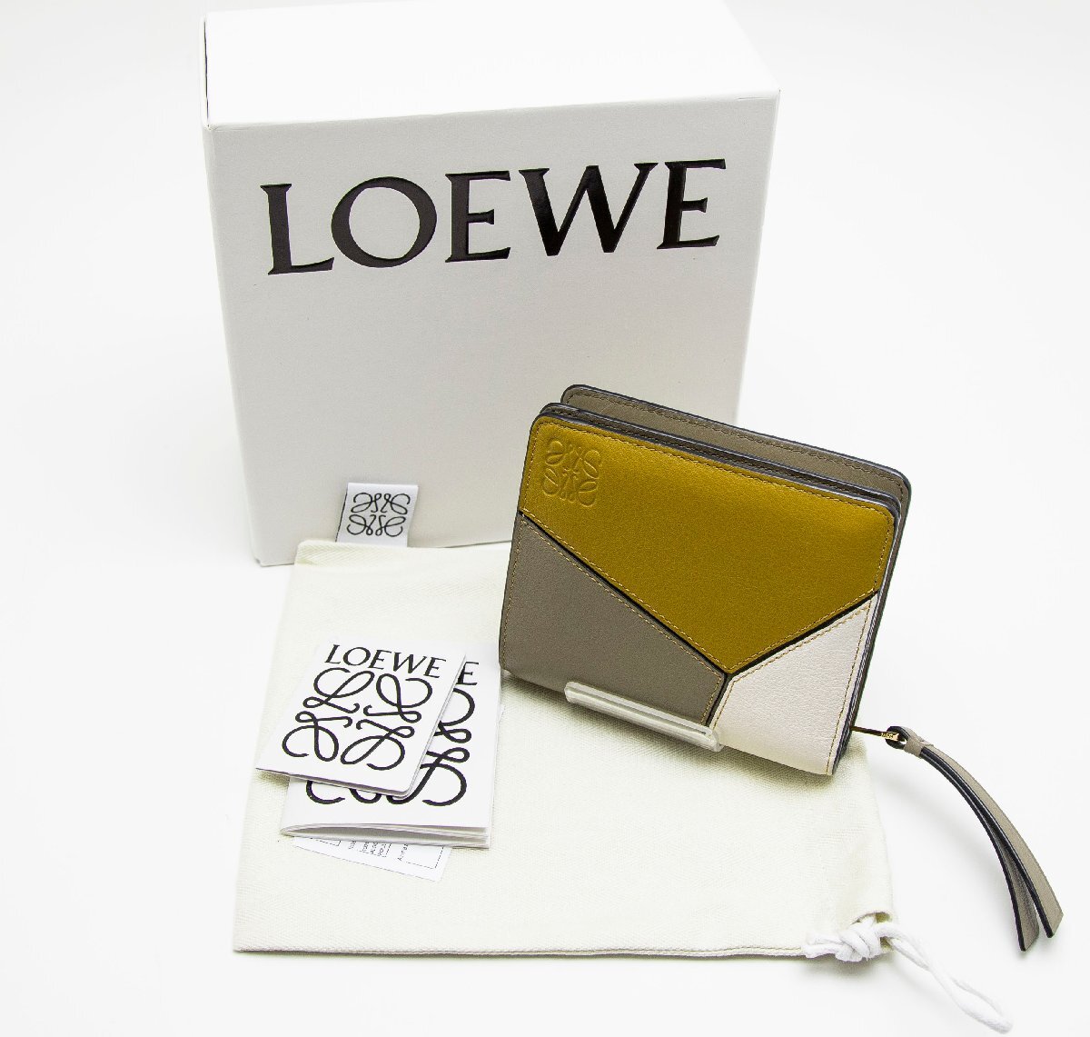 中古品 ロエベ パズル コンパクトジップウォレット 二つ折り財布 ライトグリーンマルチ C510Z41拍卖