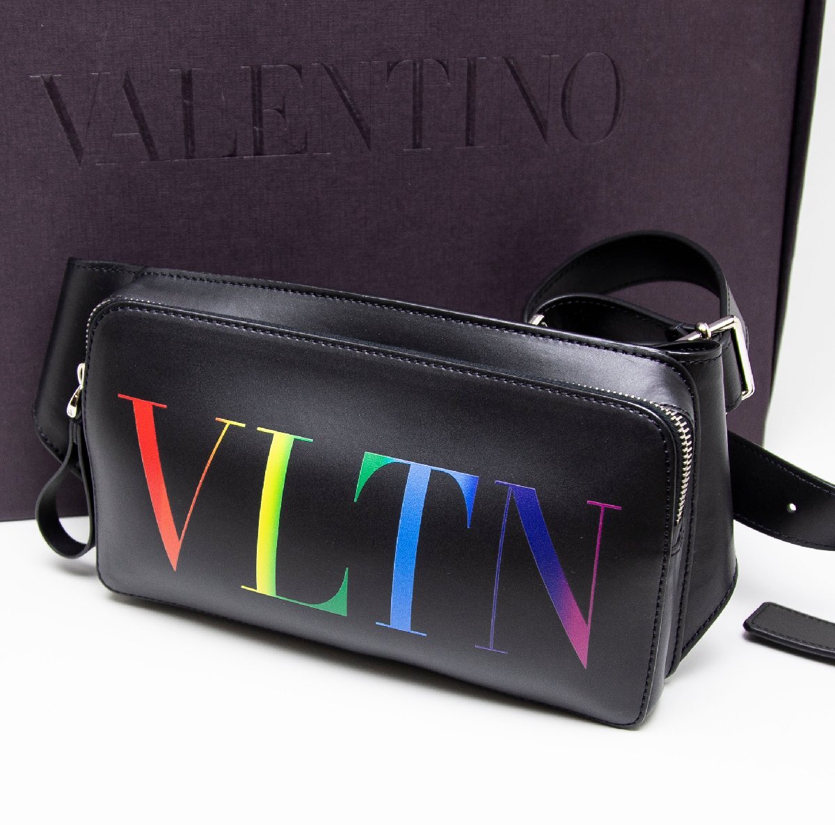 中古良品 VALENTINO GARAVANI VLTN ボディバッグ ブラック レザー ロゴ レインボー拍卖