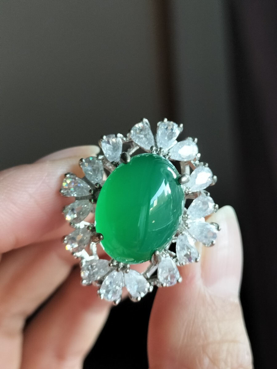 逸品帝王氷種緑玉髓  天然石 花びら型  豪華 存在感あり リング 指輪拍卖