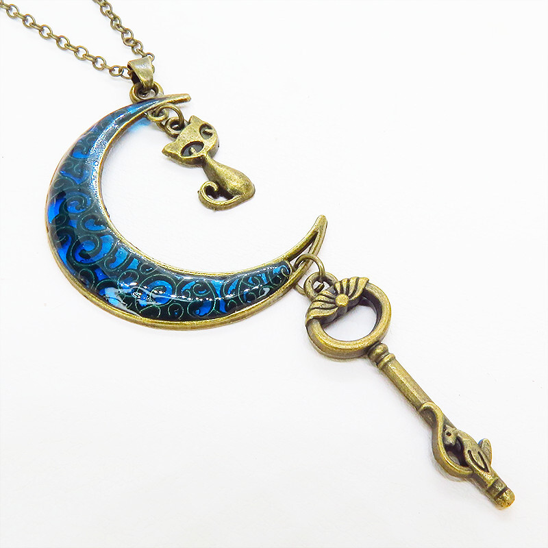 アンティークゴールド ブルームーン マリンブルーの三日月に猫と鍵を吊り下げたネックレス 長さ調整可拍卖