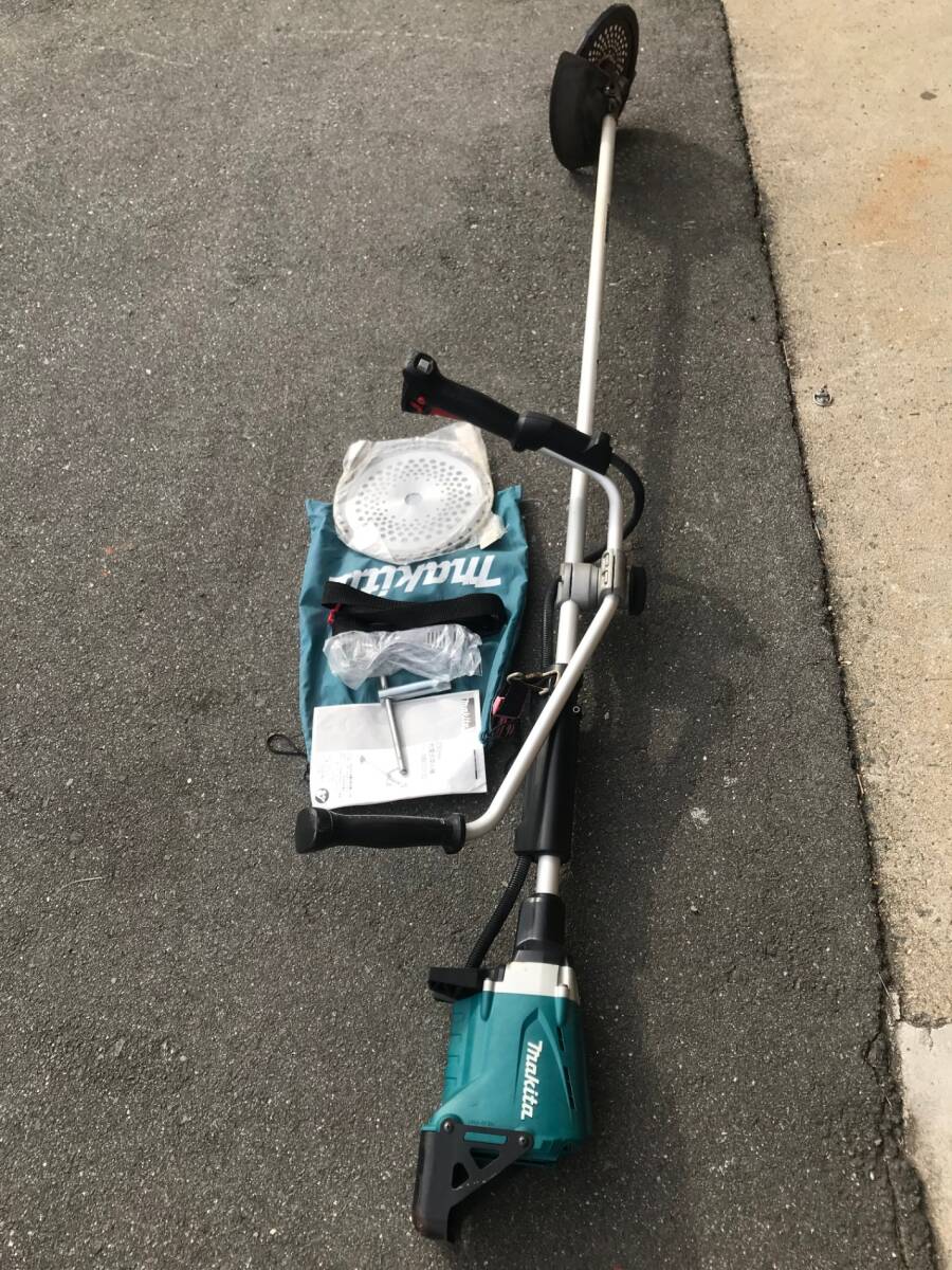 【送料着払い(有料)】【中古品】マキタ 充電式草刈機 36V MBC231DWB ITBHEB3424MO拍卖