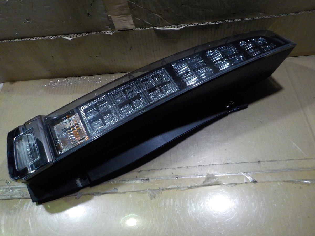 ♪ヴォクシー 80 左 LED テールランプ KOITO28-232 純正拍卖