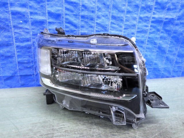 2158 タント ファンクロス LA650S LA660S 右ライト LED W7230 美品拍卖