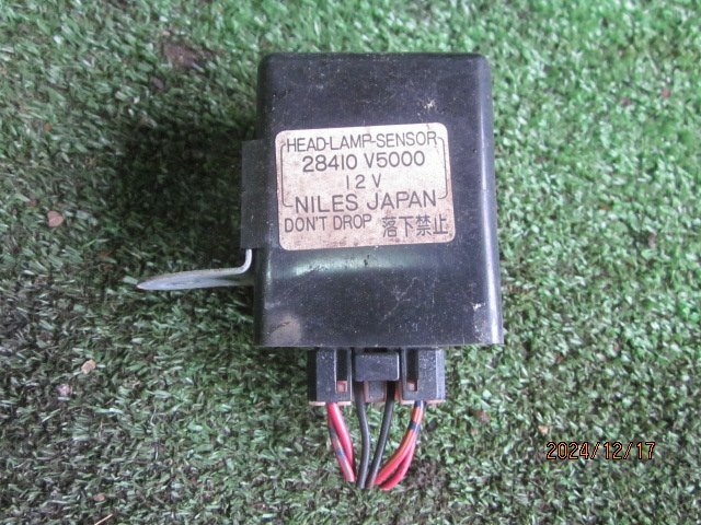 (0328)Y30 セドリック ヘッドランプセンサー 28410 V5000拍卖