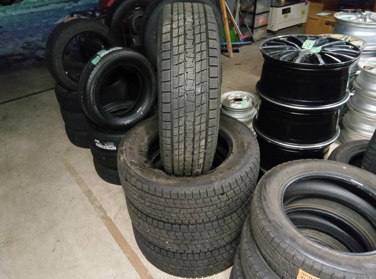 215/70R16 グッドイヤー アイスナビSUV 9山 No.327拍卖
