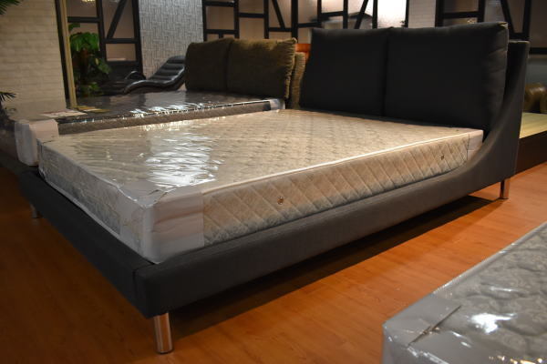 【値下 即決 】北欧スタイル 布製 インセットタイプ ダブルベッド アウトレット家具 未使用 寝室 ベッドルーム【新品 展示品】0034208拍卖