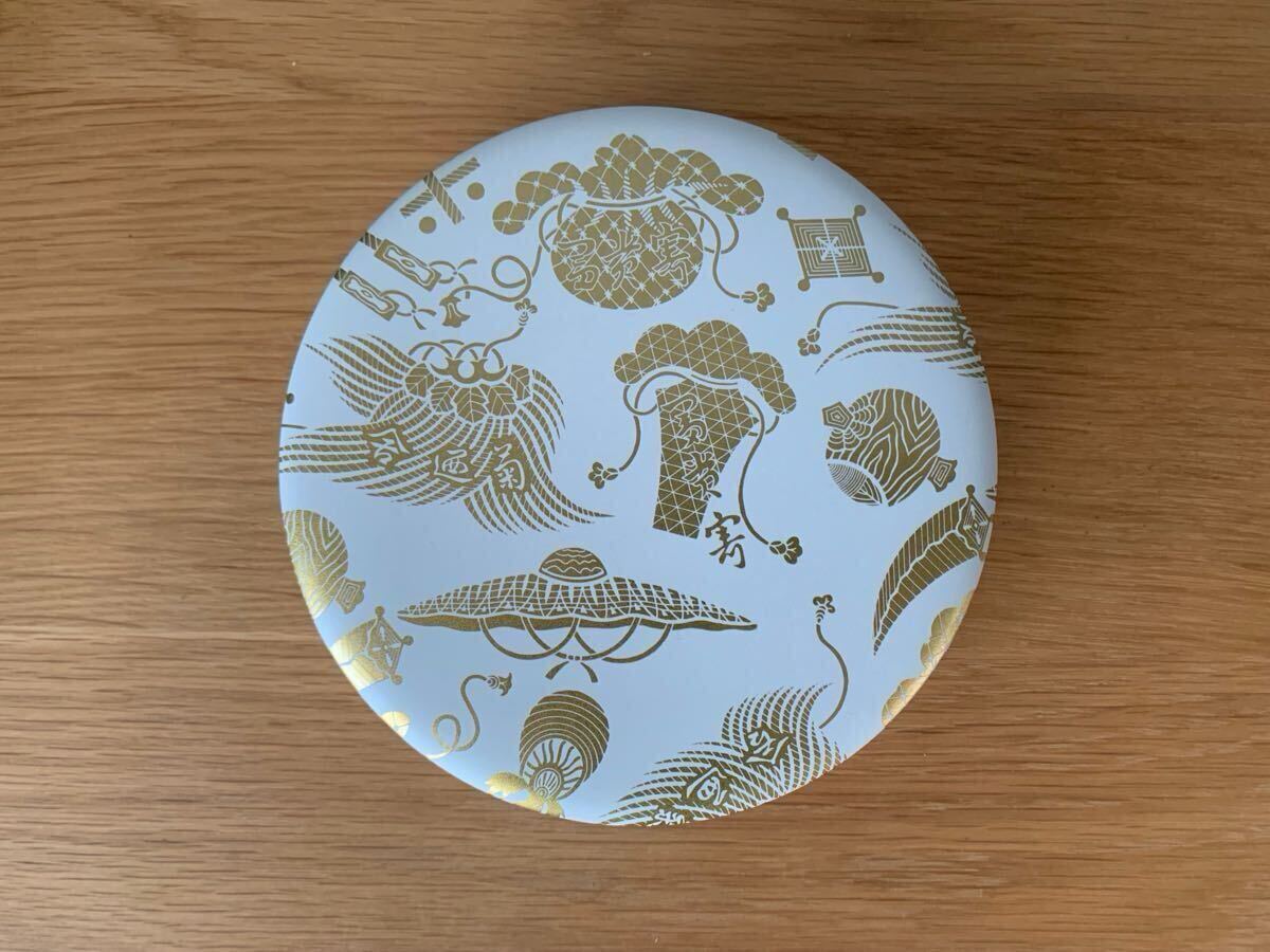 菊廼舎きくのや 冨貴寄ふきよせ クッキー缶/お菓子の空缶/空き缶 丸型 白×金ゴールド 和柄 小物整理/小物入れ/収納 未使用 送料450円拍卖
