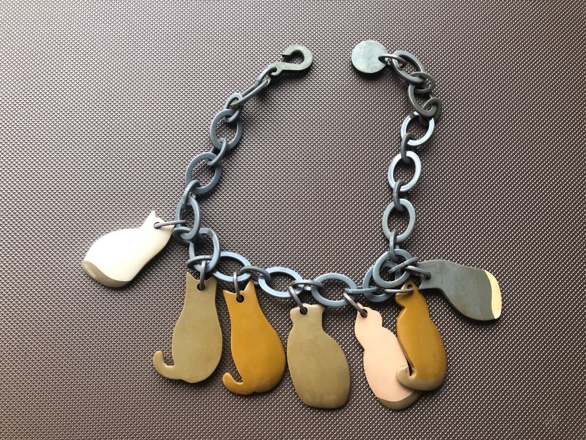 新品未使用フランスパリ購入!猫が可愛いプラスティックステインチェーンネックレス♪拍卖