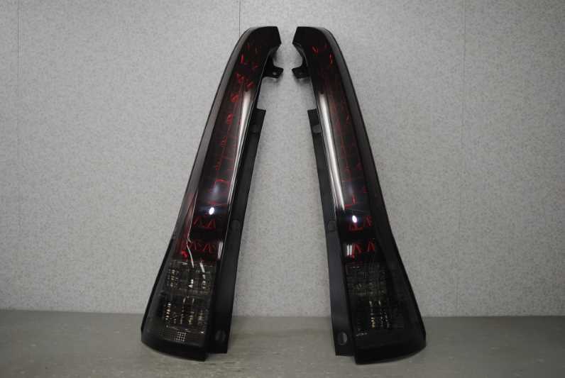 セレナ ハイウェイスター 後期 (CC25 C25) テールライト テールランプ 左右セット スモークレンズ LED 右 左 JUNYAN ST041052-M s017021拍卖