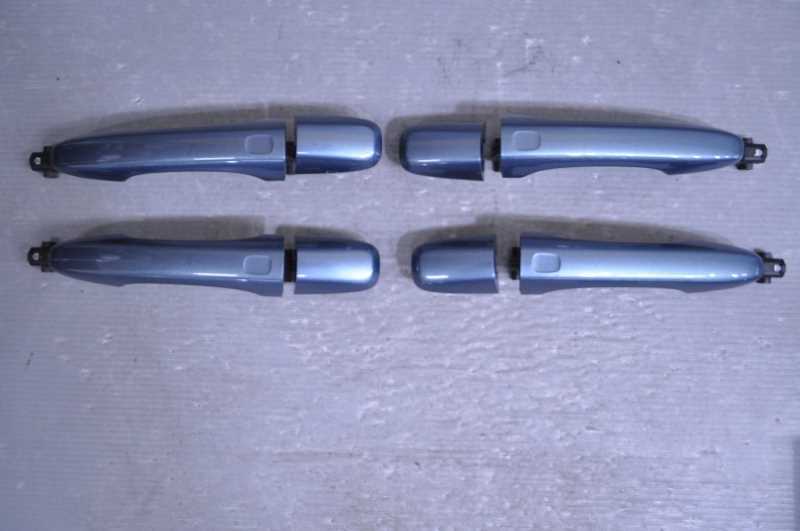 ボルボ V40 T4(MB4164T) 純正 破損無 取付OK アウターハンドル 1台分 セット ブルー 31276140 PA6 GF30 k087733拍卖