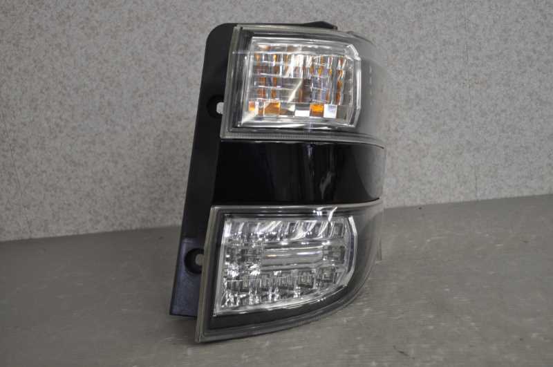 ヴェルファイア 24Z 前期 (ANH25W ANH20W) 純正 右 テールライト テールランプ コイト 3R9 紫 LED全点灯OK 58-29 81550-58090 s016995拍卖