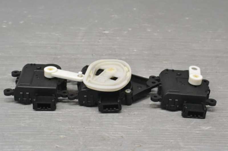 ルークス 前期(ML21S) 純正 破損無 取付OK 動作保証 エアコン サーボモーター 3個 セット 10410 0329A 10400 0326A 10420 0330A k087700拍卖