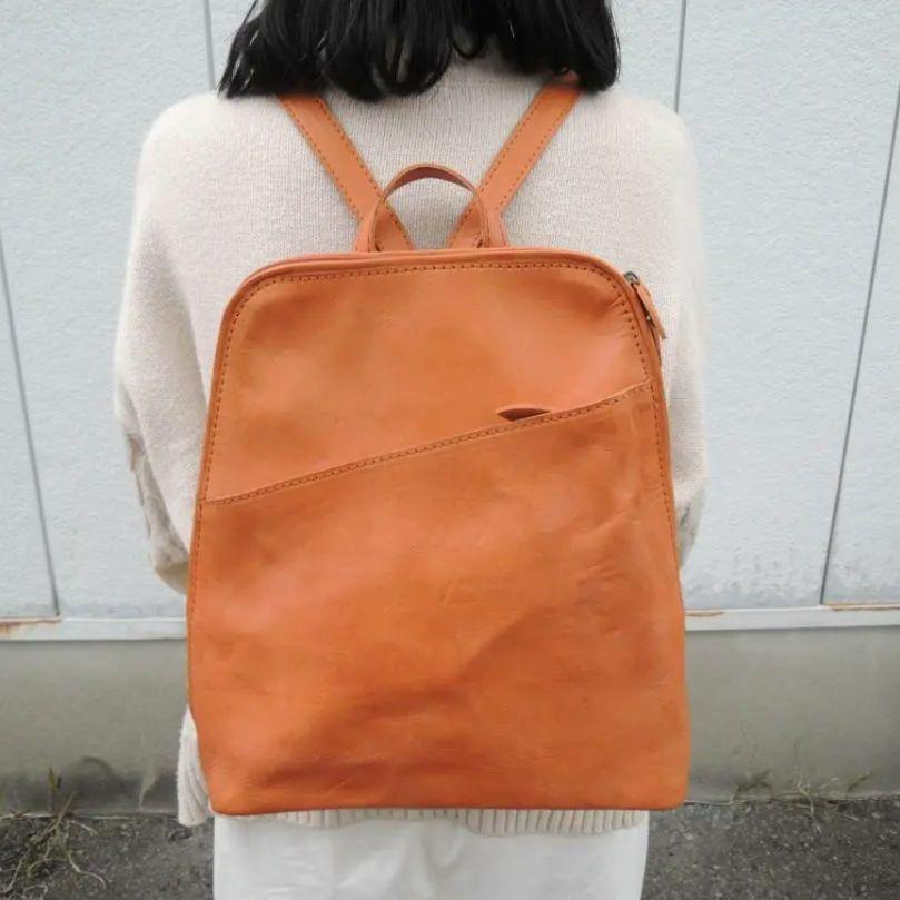 新品 送料込☆通常16800円☆前ファスナー ラウンド 牛革 リュック A4☆拍卖