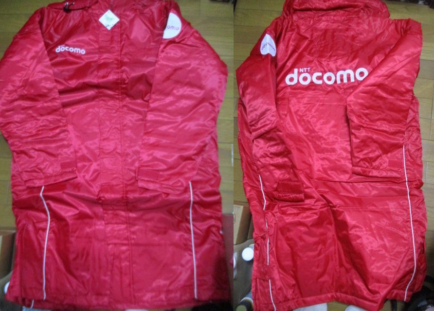 新品 未着用 ドコモ ベンチコート 赤 Mサイズ ジャケット 防寒着 キャンペーン 企業 ロゴ 消臭 抗菌 激レア テフロン拍卖