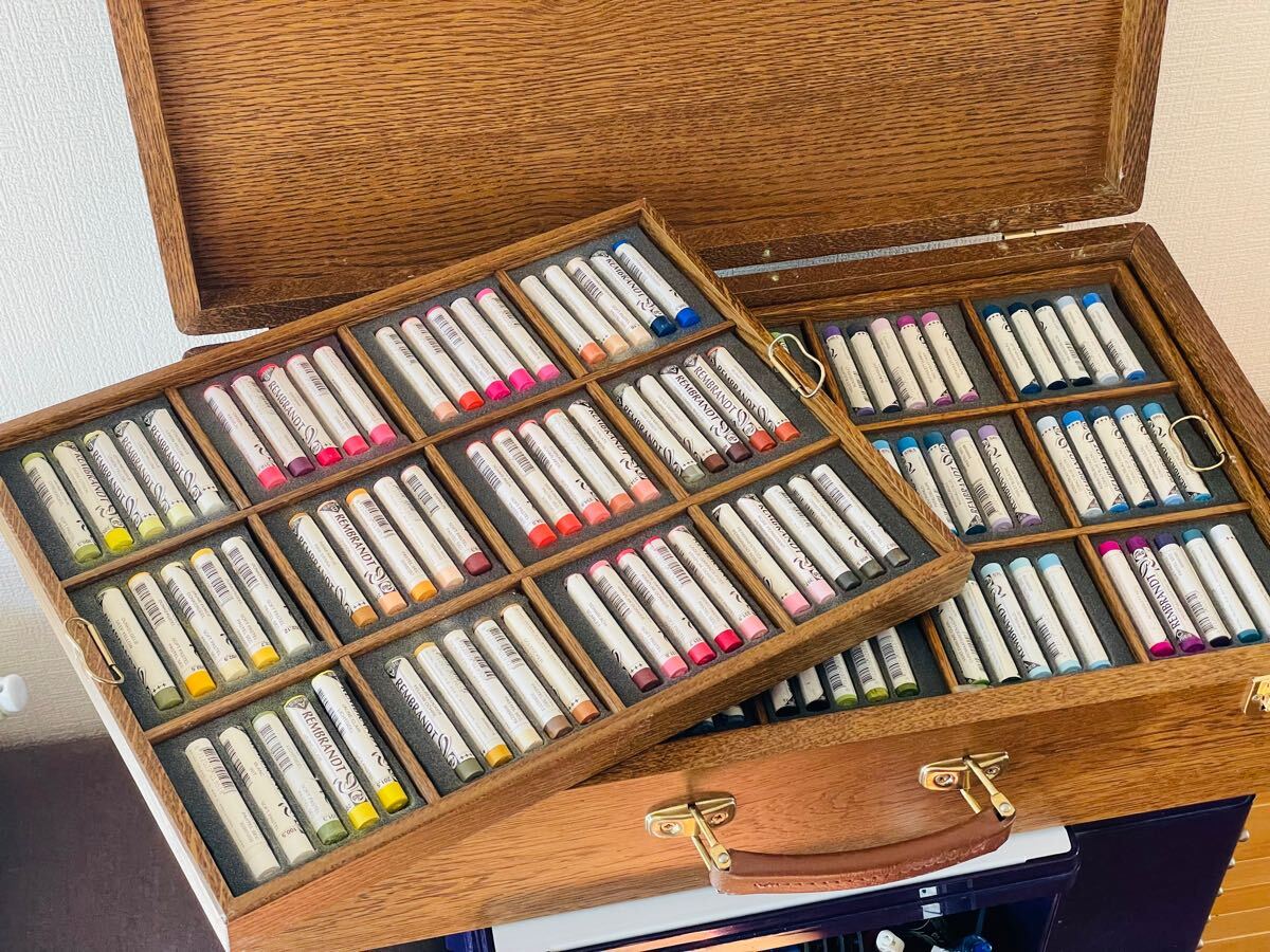 未使用 Rembrandt レンブラント ソフトパステル アーティスト用 ロイヤル ターレンス オランダ製 120本 キャリングケース 現状品拍卖