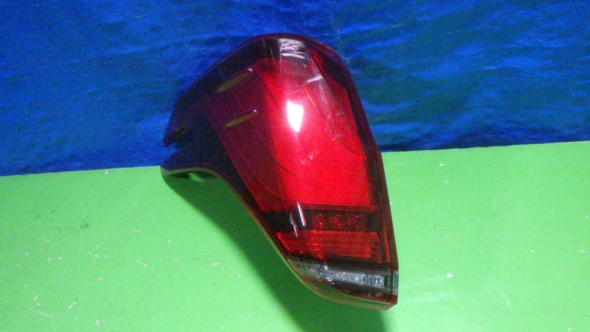 61220-1 アルファード AGH30 後期 リア 左 テール ランプ コイト/58-76 打刻8 純正 中古 棚17拍卖