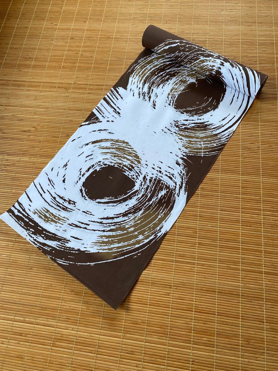 第三代草月流家元 勅使河原宏デザイン☆浴衣生地 一反☆茶地×白渦 / 書道 / うずまき / 男女兼用デザイン / いけばな / 和拍卖