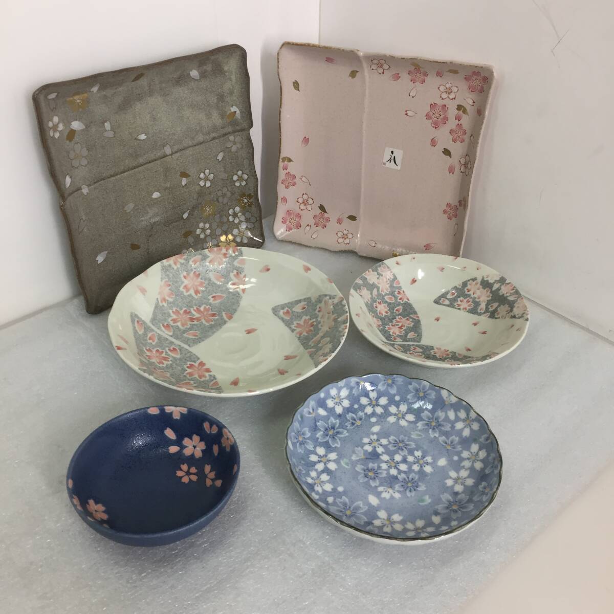 □【桜 6皿セット】角皿2枚&盛り皿1枚&中皿浅鉢2枚+小鉢1枚 市田ひろみ銀彩華含む 桜花 サクラ 食器 花見 観光 愛蔵品 趣味【現状渡し】拍卖
