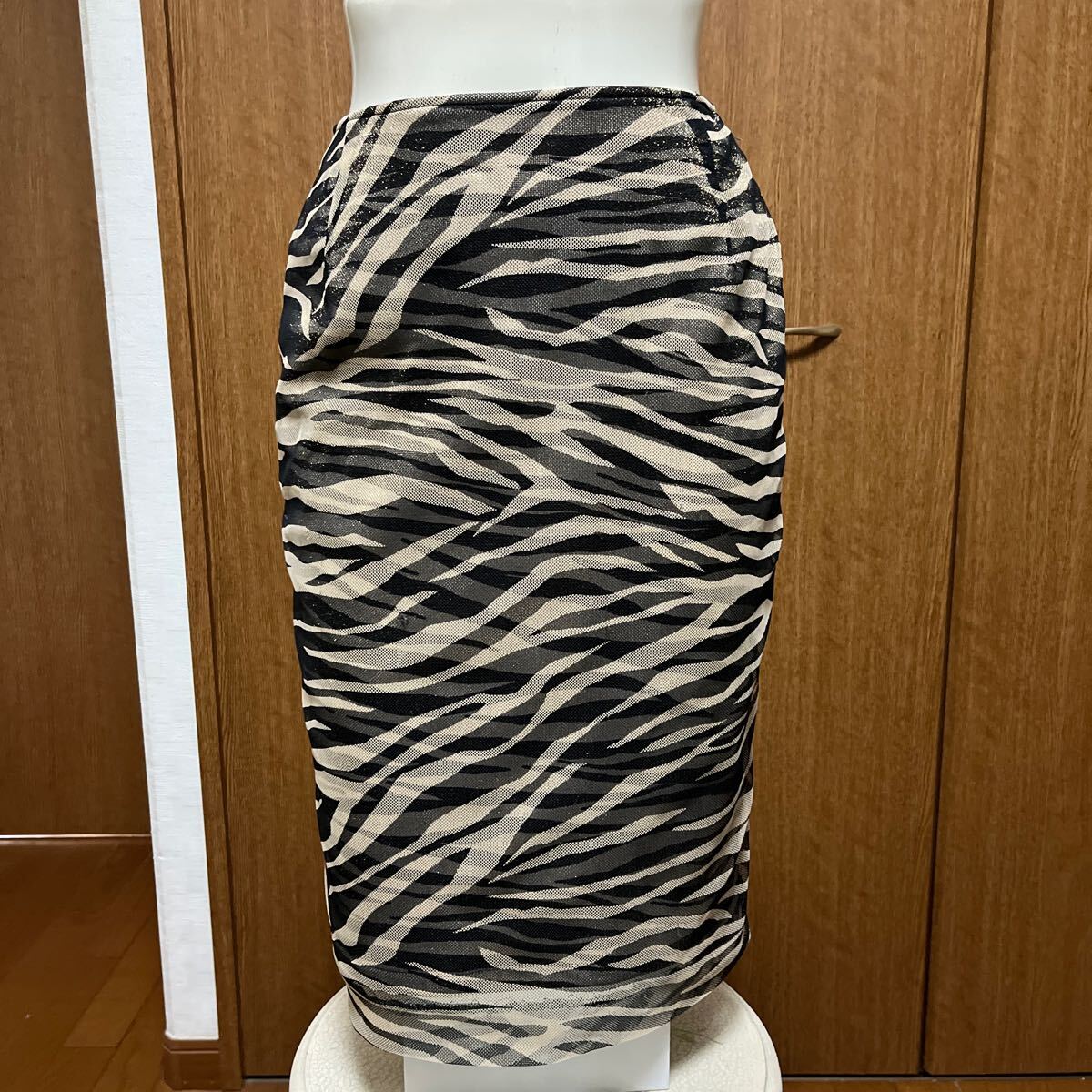● スカート 9AR タイトスカート ひざ丈 キラキラ ラメ入り アニマル柄風 黒茶拍卖