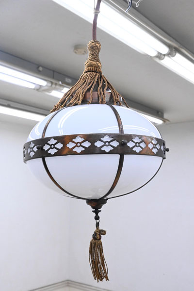 GX355 お屋敷から出た 昭和レトロ 電傘 乳白色 ガラスシェード 吊り下げランプ 照明 ペンダントライト拍卖