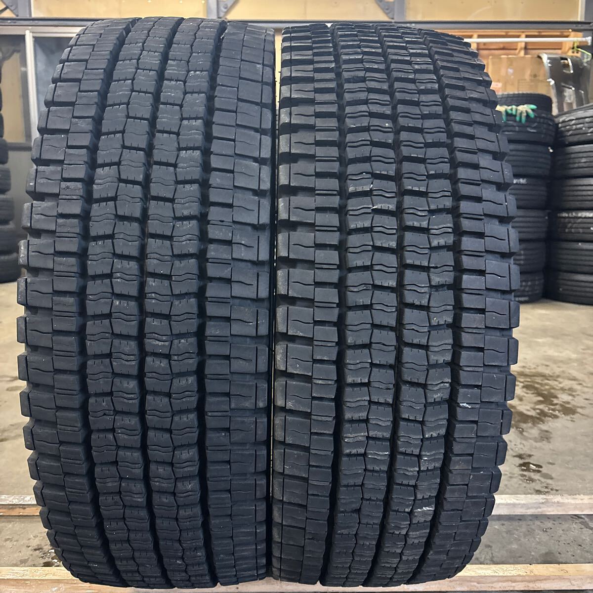 送料無料◆245/70R19.5 136/134J◆ DUNLOP SP001 大型トラック用スタッドレスタイヤ 2022年製 2本セット拍卖