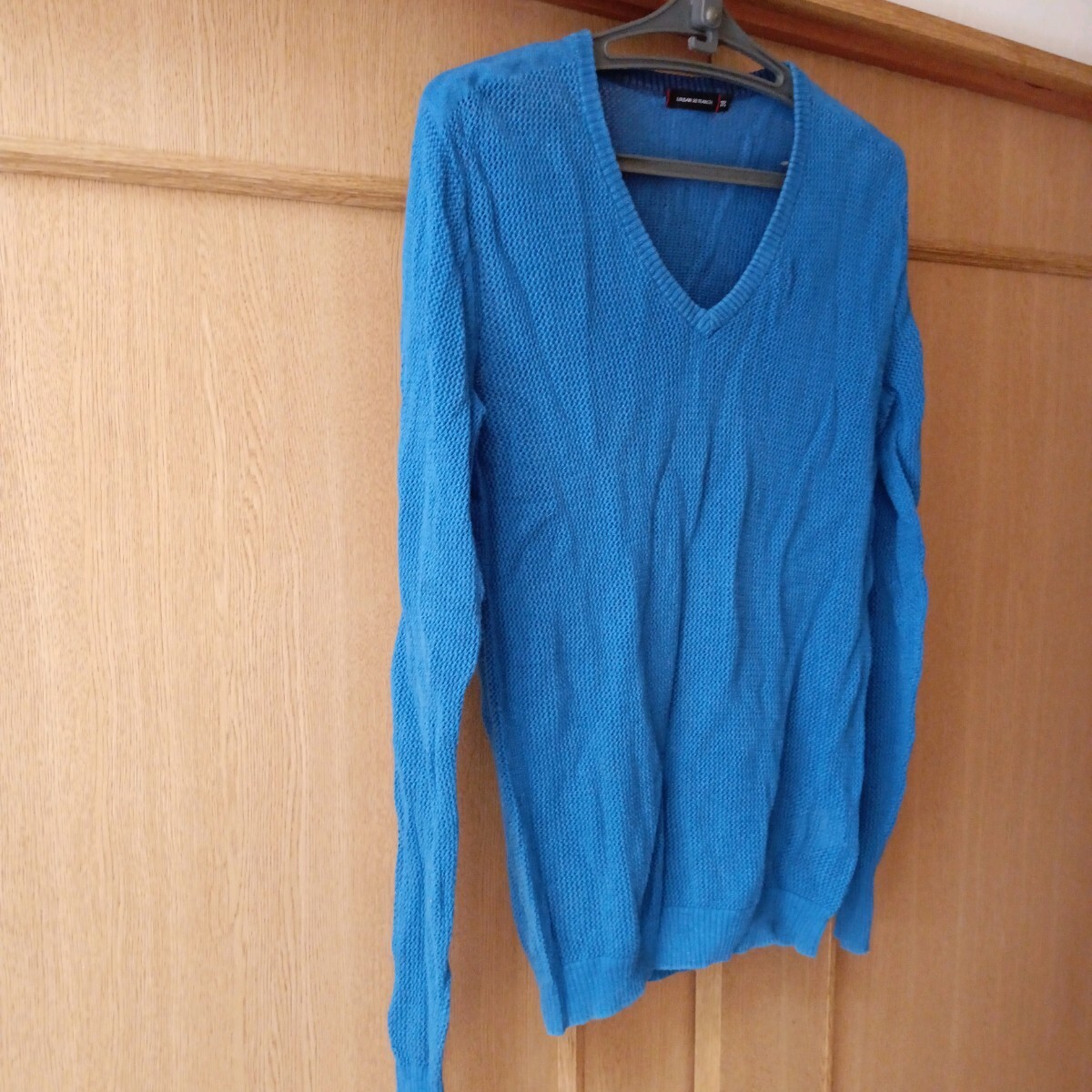 アーバンリサーチ URBAN RESEARCH レディース服 38サイズ Mサイズ Vネック セーター 長袖セーター トップス 薄手 青色拍卖