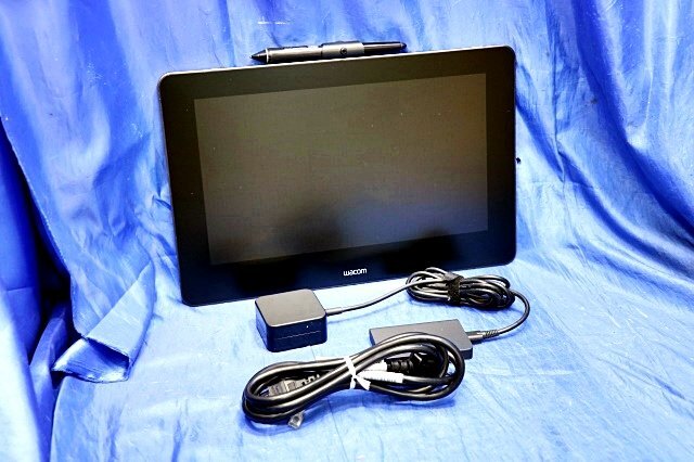 ワコム Cintiq Pro 13 液晶ペンタブレット DTH-1320/K0/ ペン・ACアダプター付/ 13.3インチ Full HD 液晶タブレット Wacom 56056Y拍卖