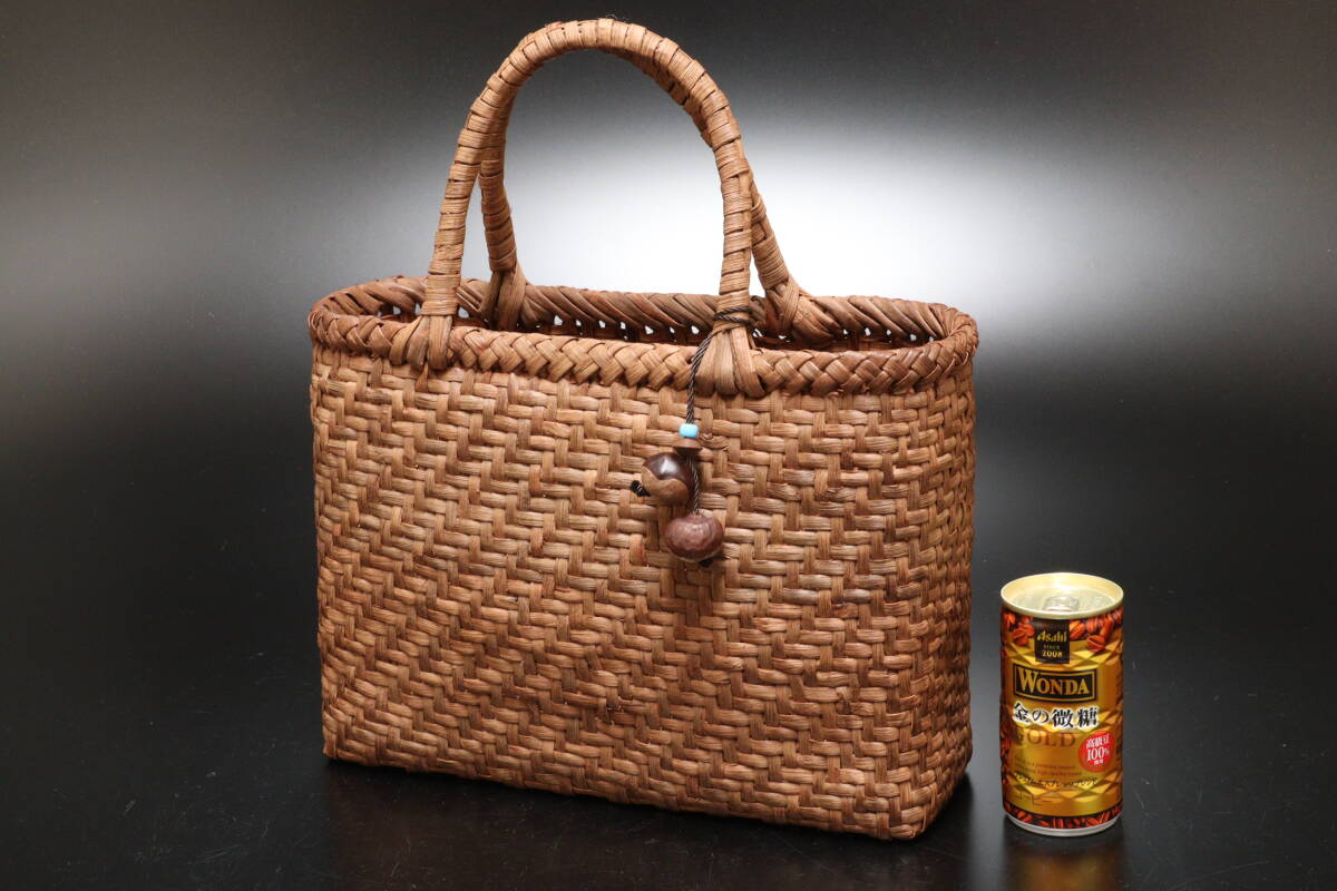 T 新品 日本国内産保証 山形県産材使用 山葡萄蔓 籠バッグ 横31cm×縦10.5cm×高さ35cm拍卖