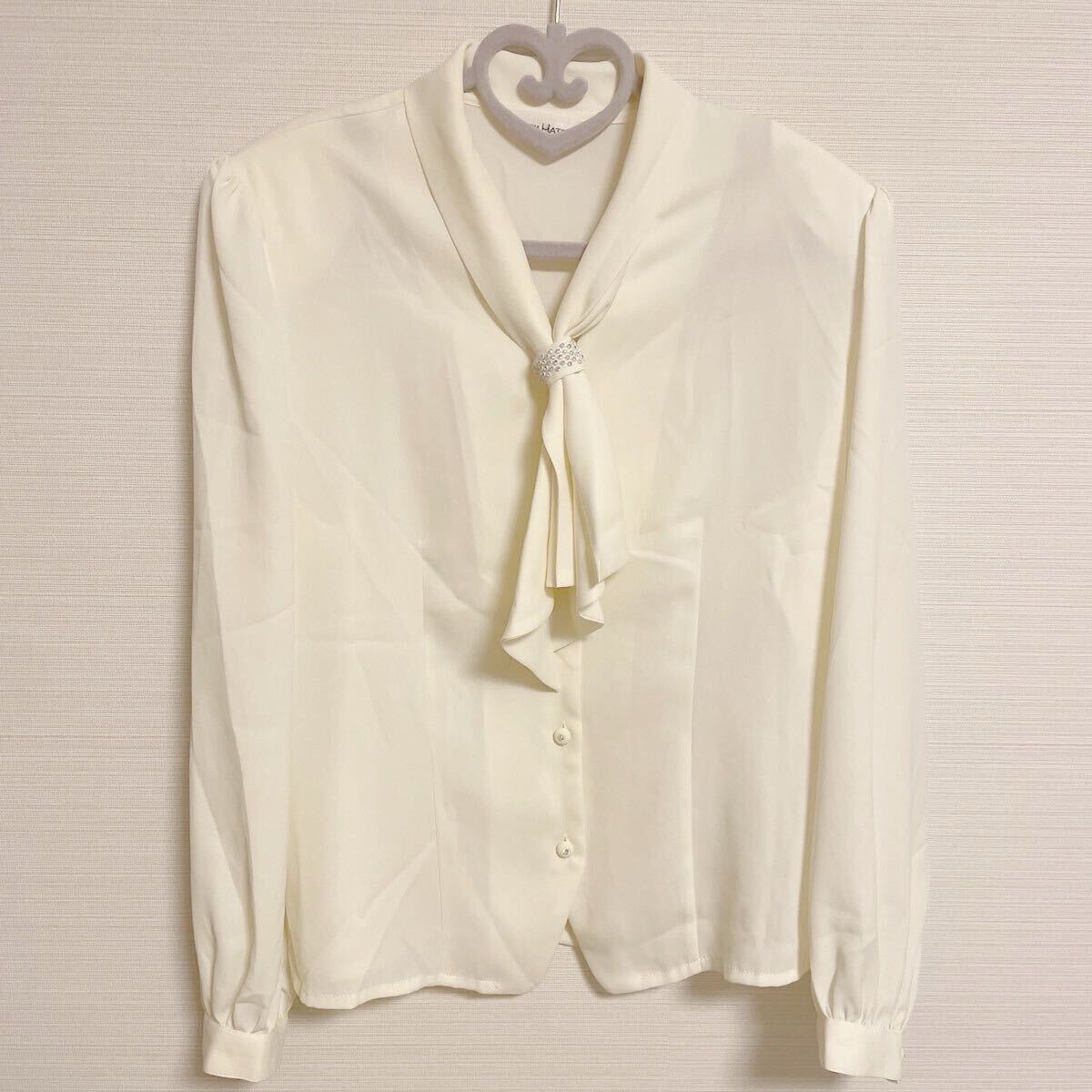 婦人服 シャツ ブラウス 長袖 サイズ11号 L 生成り 肩パット入り 美品拍卖