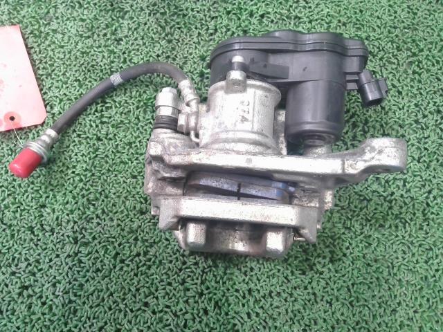 デリカD5 3DA-CV1W 左リアキャリパー 左R W85 44011W010P拍卖