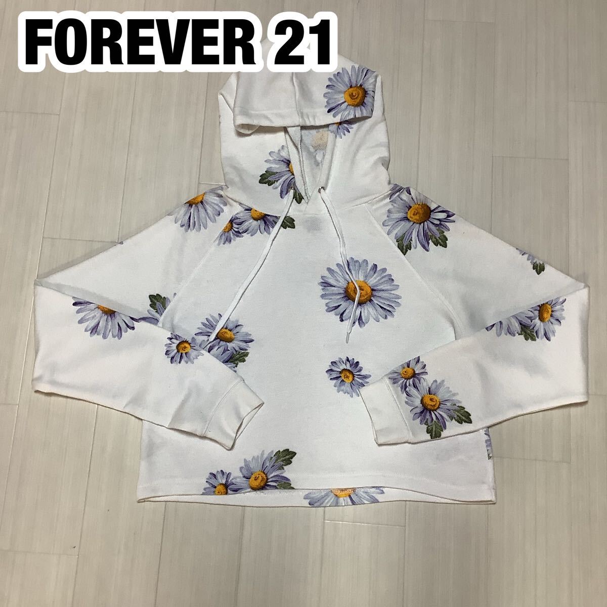 FOREVER 21 フォーエバートゥエンティーワン フルオーバーパーカー S ホワイト 総柄 フラワー ボタニカル ショート丈 ラグランスリーブ拍卖