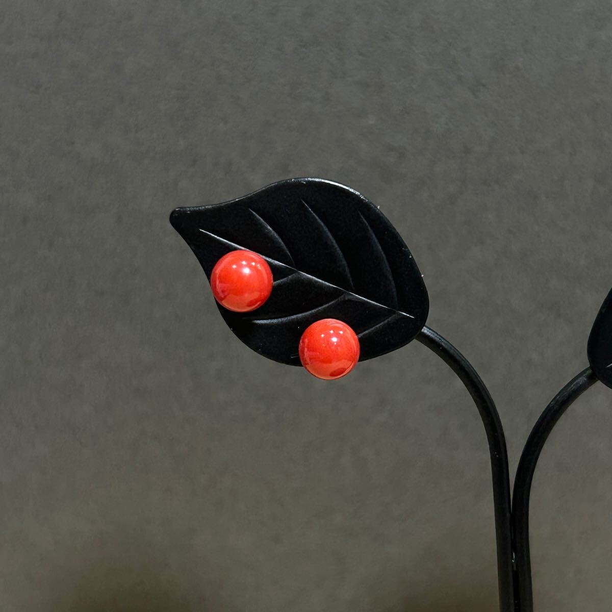 【新品】K18WG★赤珊瑚ピアス 18金ホワイトゴールド 赤サンゴ コーラル 丸玉 キャッチ ②拍卖