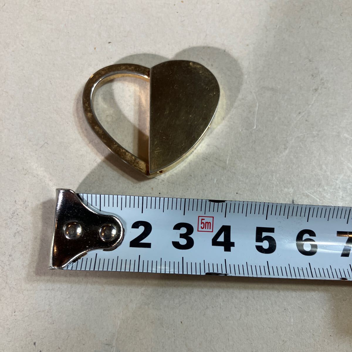 キーホルダー 金色 ハート形 楕円形 新品 金属製 厚さ6.5MM 拍卖