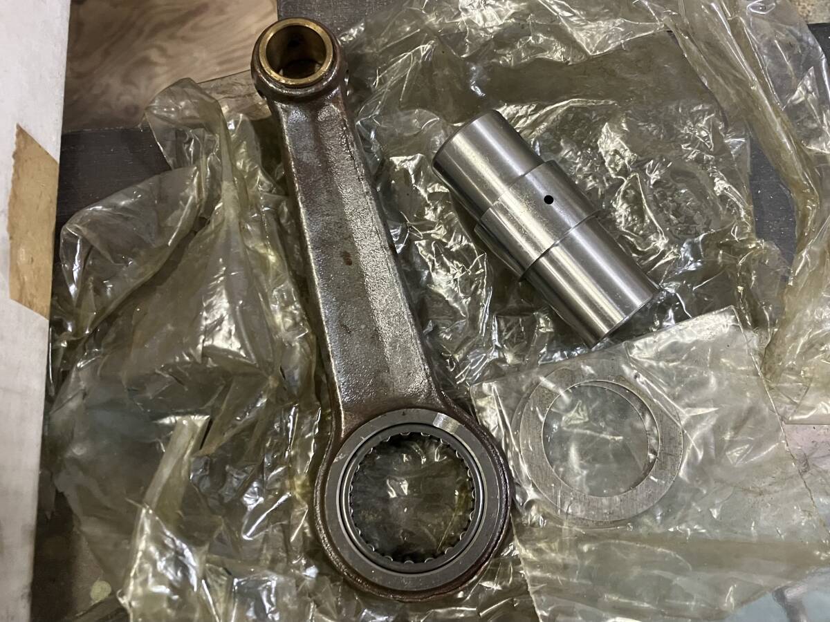 ドゥカティ ドカティ シングル ワイドケース 350 コンロッド ビッグエンド シルバーショットガン イエローデズモ スクランブラー拍卖