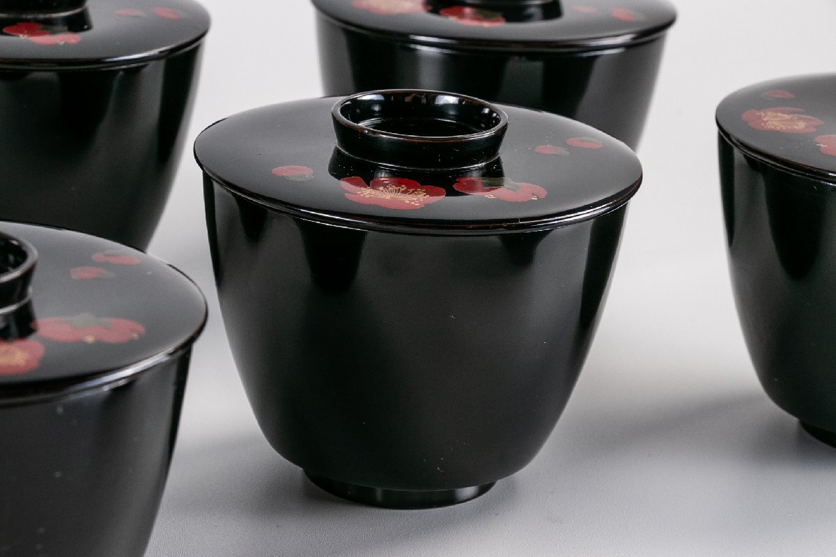 【うつわ】 真塗 梅花蒔絵 小吸物椀 5客 E783 バラ売り可能です 和食器 古美術 骨董 古玩 陶芸 日本料理 懐石 料亭 茶道具拍卖