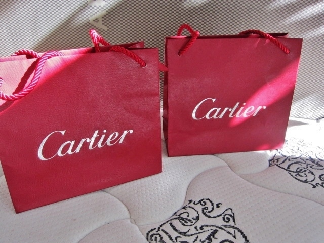 美品 Cartier ショッパー 2枚セット 横20×縦18×底8cm 手持ち部分34cm 綺麗め カルティエ ショッパー ブランド 紙袋 2枚セット拍卖
