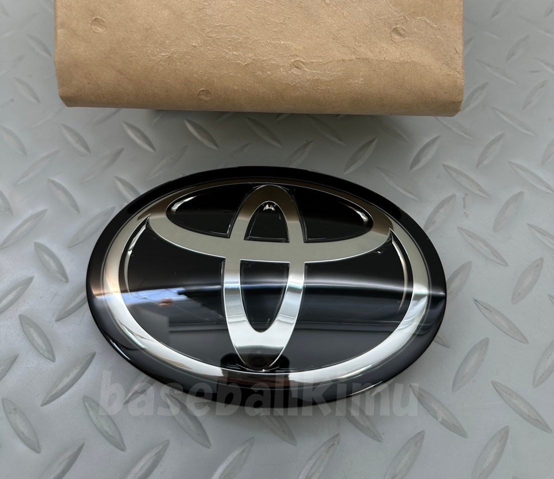 ■新品■トヨタ 純正★北米仕様 海外仕様 フロントエンブレム カローラスポーツ カローラツーリング レーダー対応拍卖