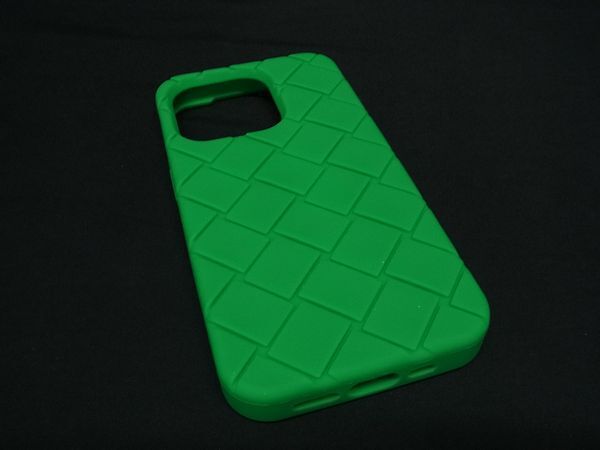 ■新品同様■ BOTTEGA VENETA ボッテガヴェネタ イントレチャート ラバー iPhone 14 Pro Max 対応 スマホケース グリーン系 FE4858拍卖
